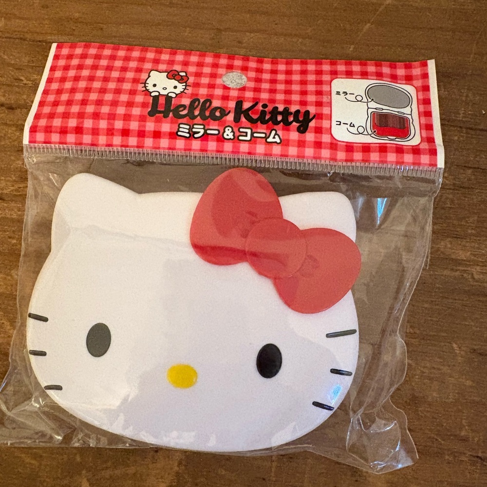 SOLD 😊NEW Sanrio Hello Kitty Red and White Compact Mirror and Comb